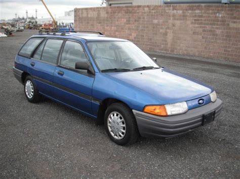 subaru legacy wagon ford escort wagon 1996  A 1999 Subaru Legacy Outback Limited